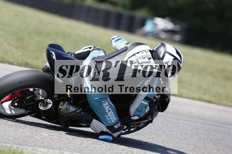 /44 09.08.2025 Plüss Moto Sport ADR/Freies Fahren/411